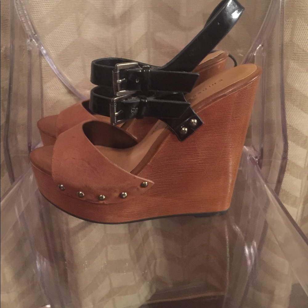 Chinese Laundry Wedges